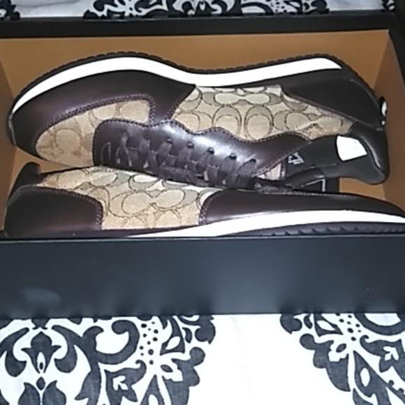 Coach Farrah Sig JACQ Sneakers - Picture 2 of 3
